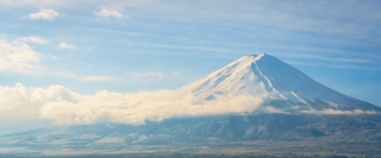 mountain-fuji-with-blue-sky-japan